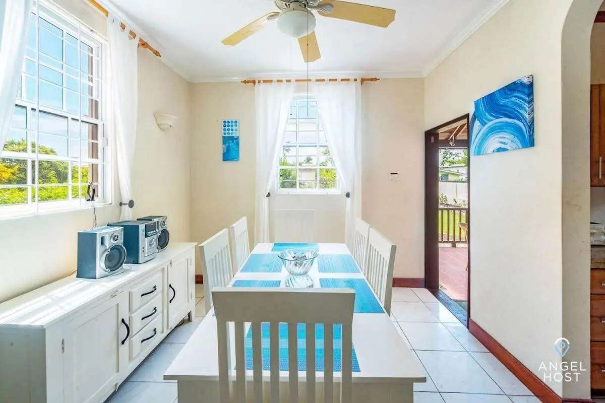 Casa de Férias 2-Story Townhome With Private Pool, Ideal For Group! Christ Church Barbados
